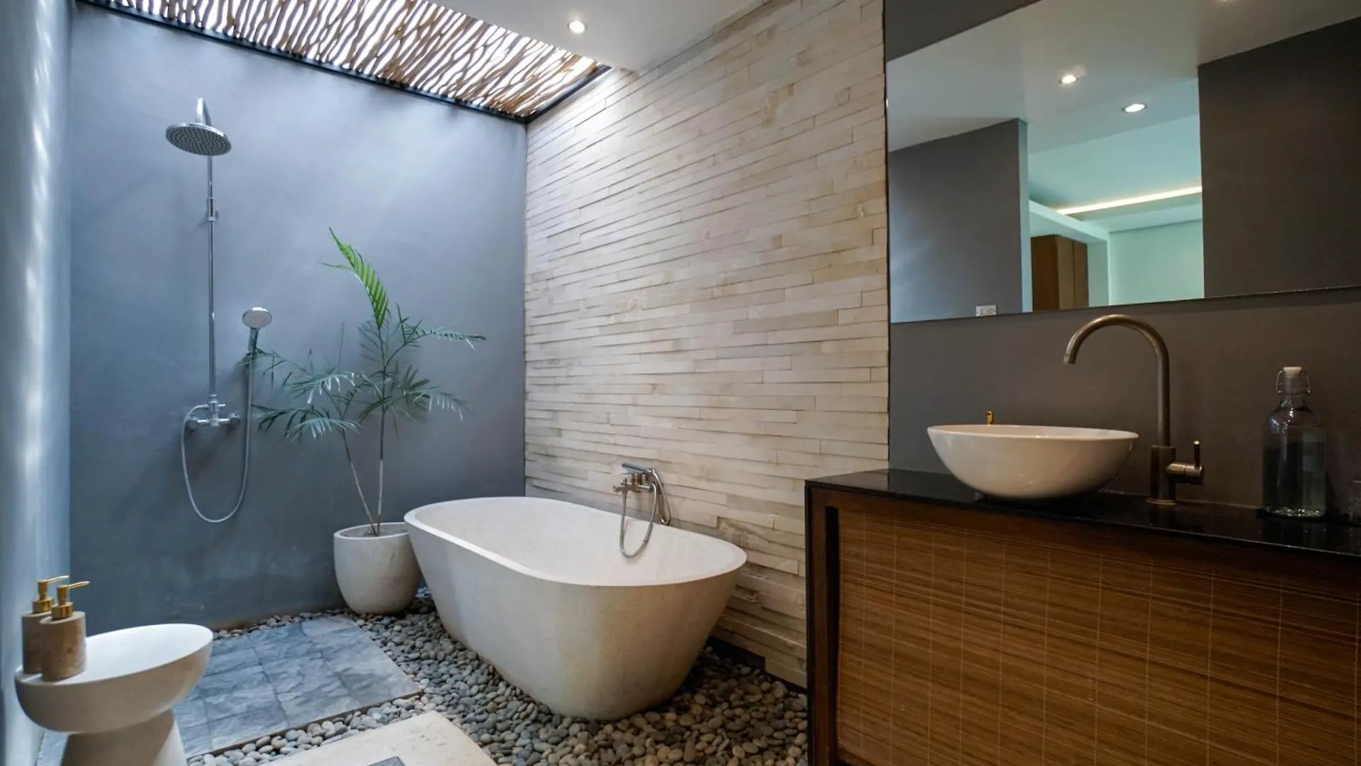 Villa Duadewi 4Br In The Heart Of Seminyak By Santi Management
