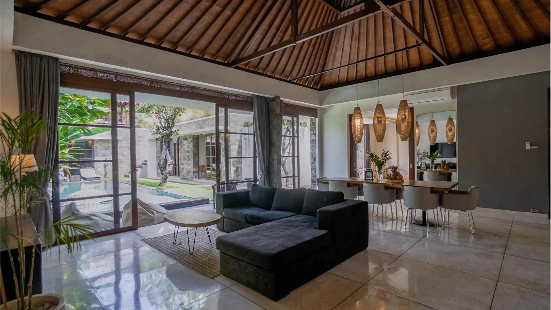 Villa Duadewi 4Br In The Heart Of Seminyak By Santi Management Indonesia