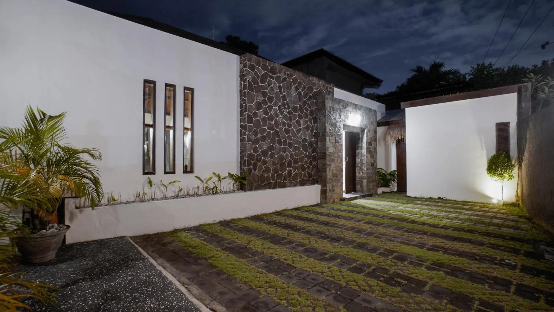 Villa Duadewi 4Br In The Heart Of Seminyak By Santi Management 0*, Seminyak (Bali)
