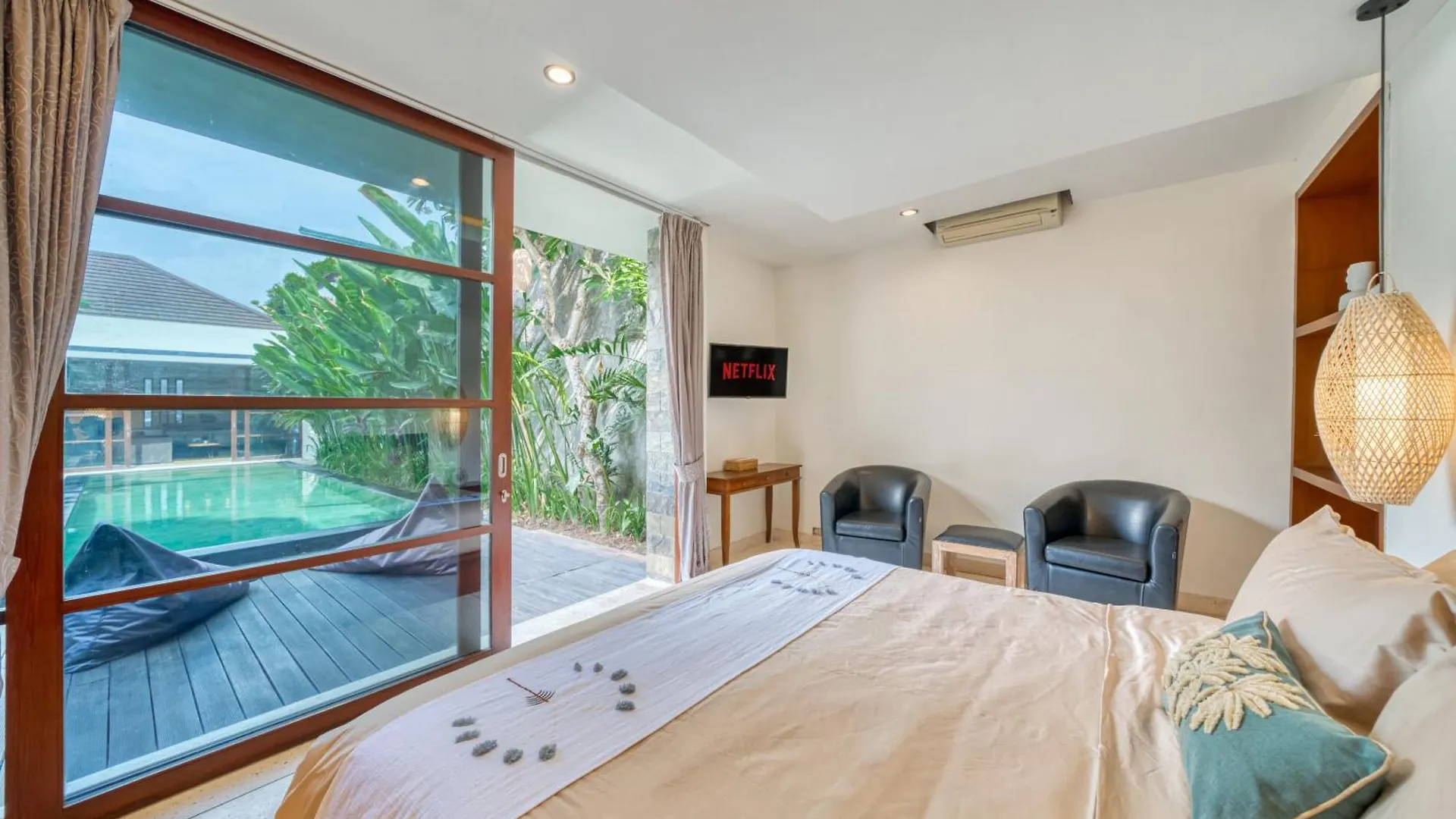 Villa Duadewi 4Br In The Heart Of Seminyak By Santi Management 0*, Seminyak (Bali)