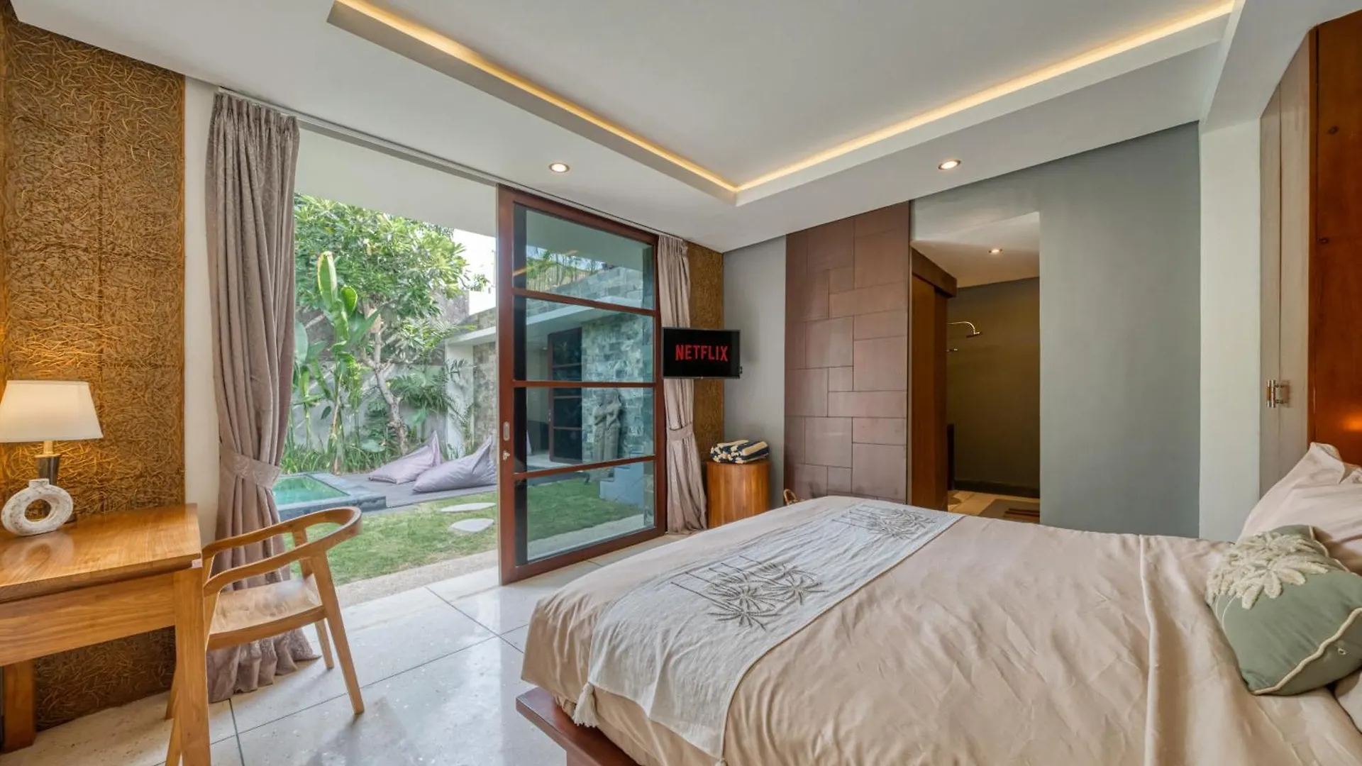 Villa Duadewi 4Br In The Heart Of Seminyak By Santi Management Indonesia