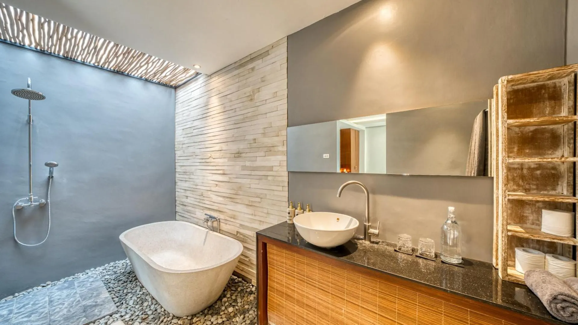 Villa Duadewi 4Br In The Heart Of Seminyak By Santi Management Indonesia