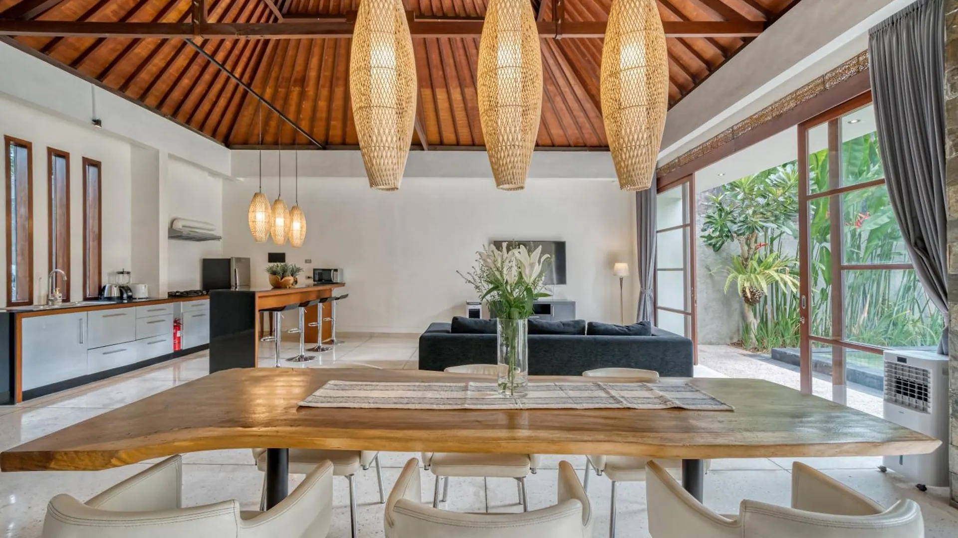 Villa Duadewi 4Br In The Heart Of Seminyak By Santi Management 0*, Seminyak (Bali) Indonesia