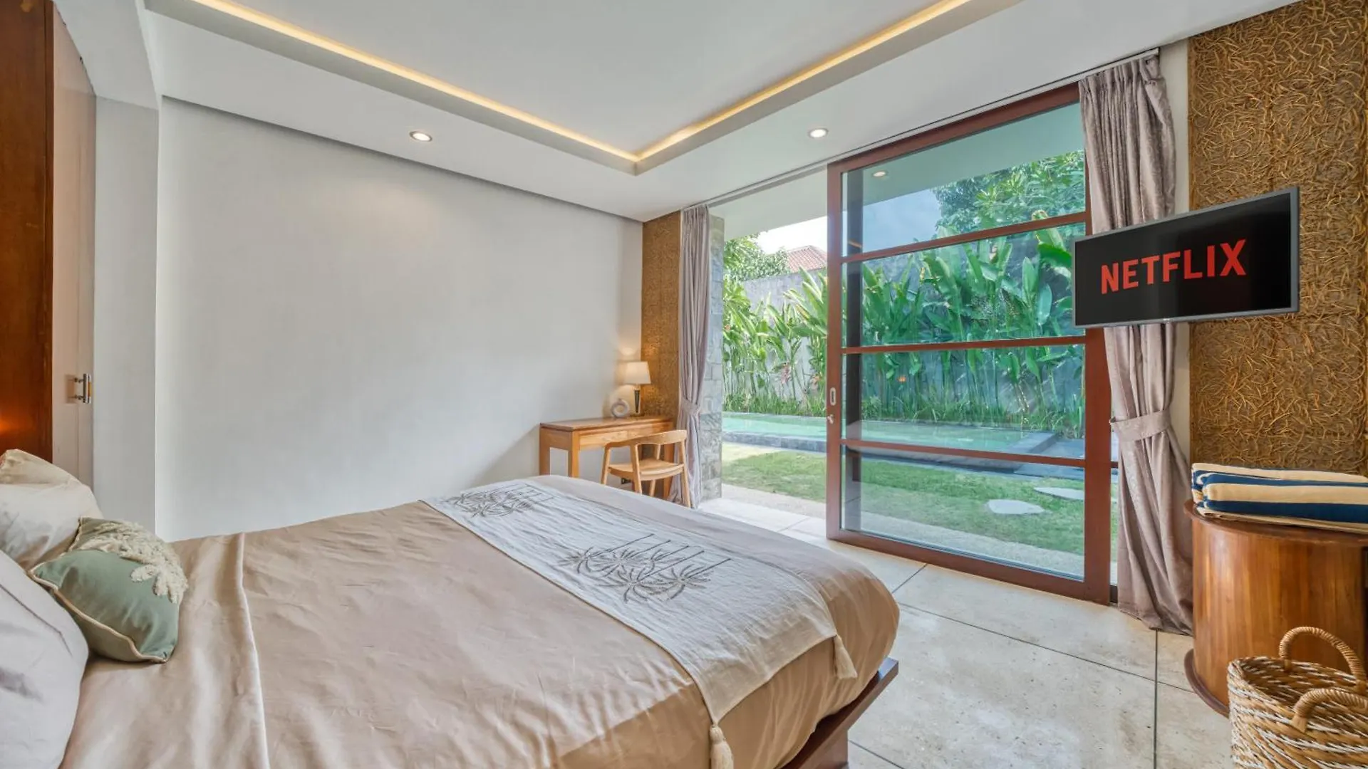 Villa Duadewi 4Br In The Heart Of Seminyak By Santi Management