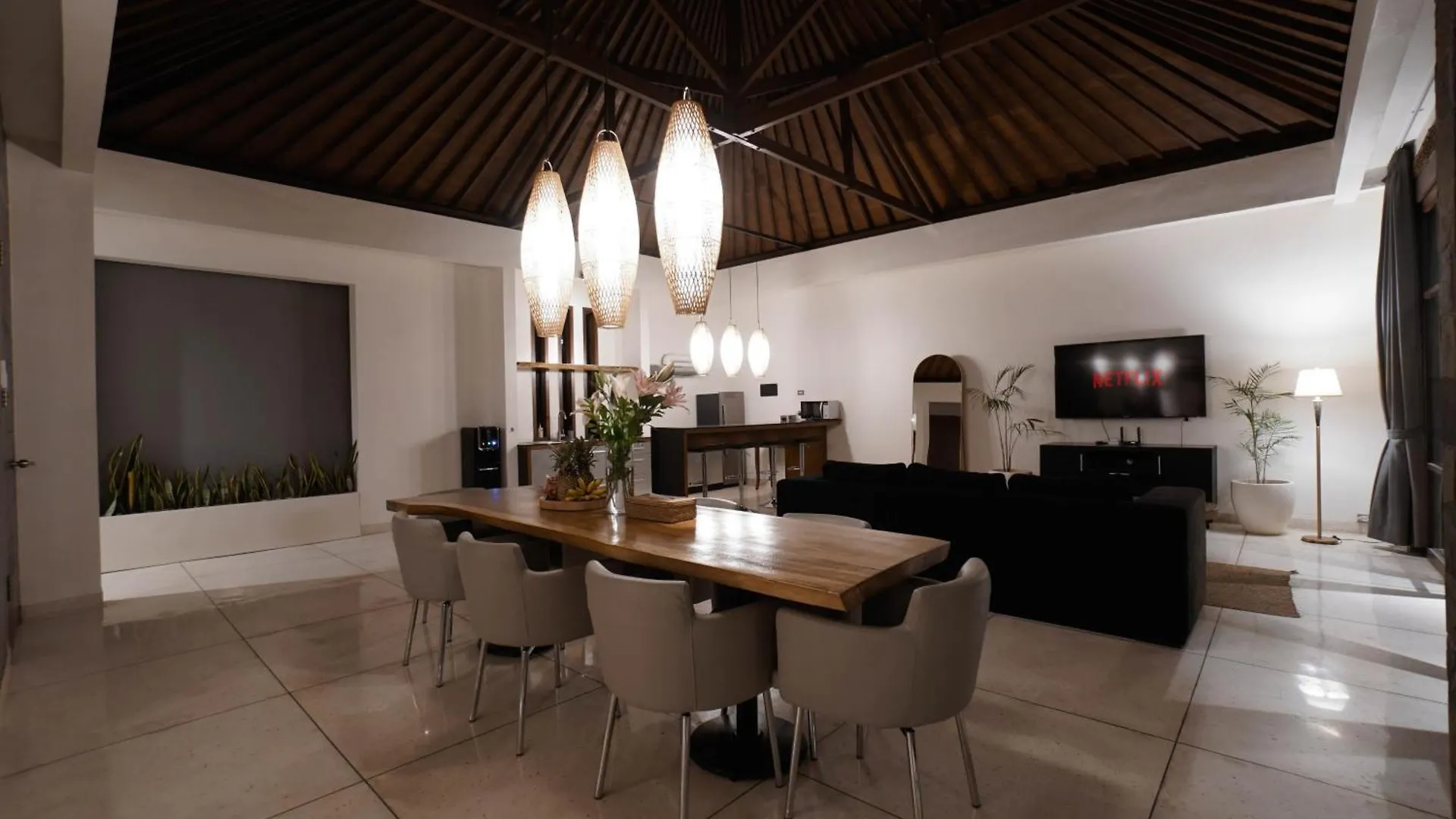 Villa Duadewi 4Br In The Heart Of Seminyak By Santi Management