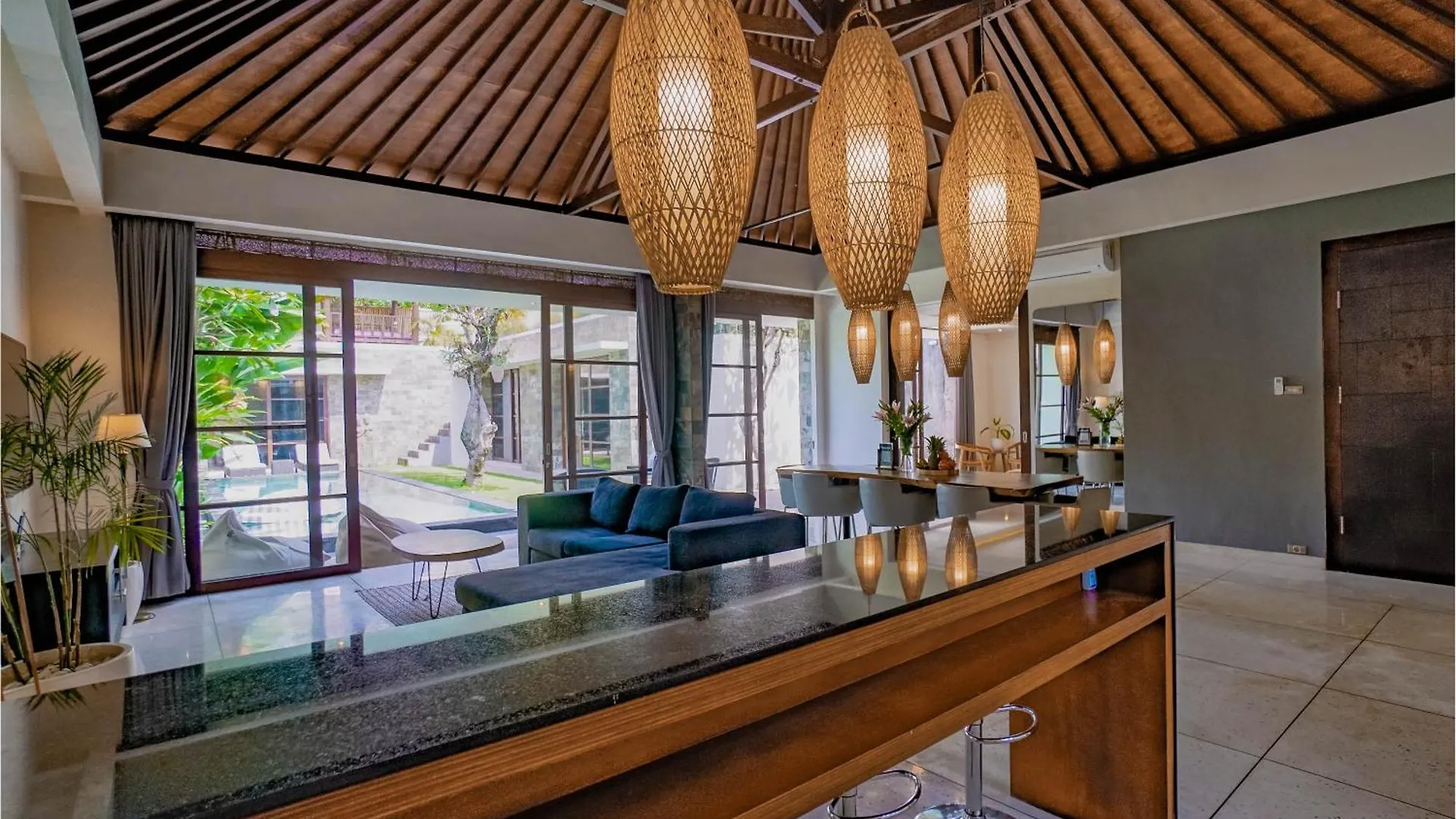 Villa Duadewi 4Br In The Heart Of Seminyak By Santi Management