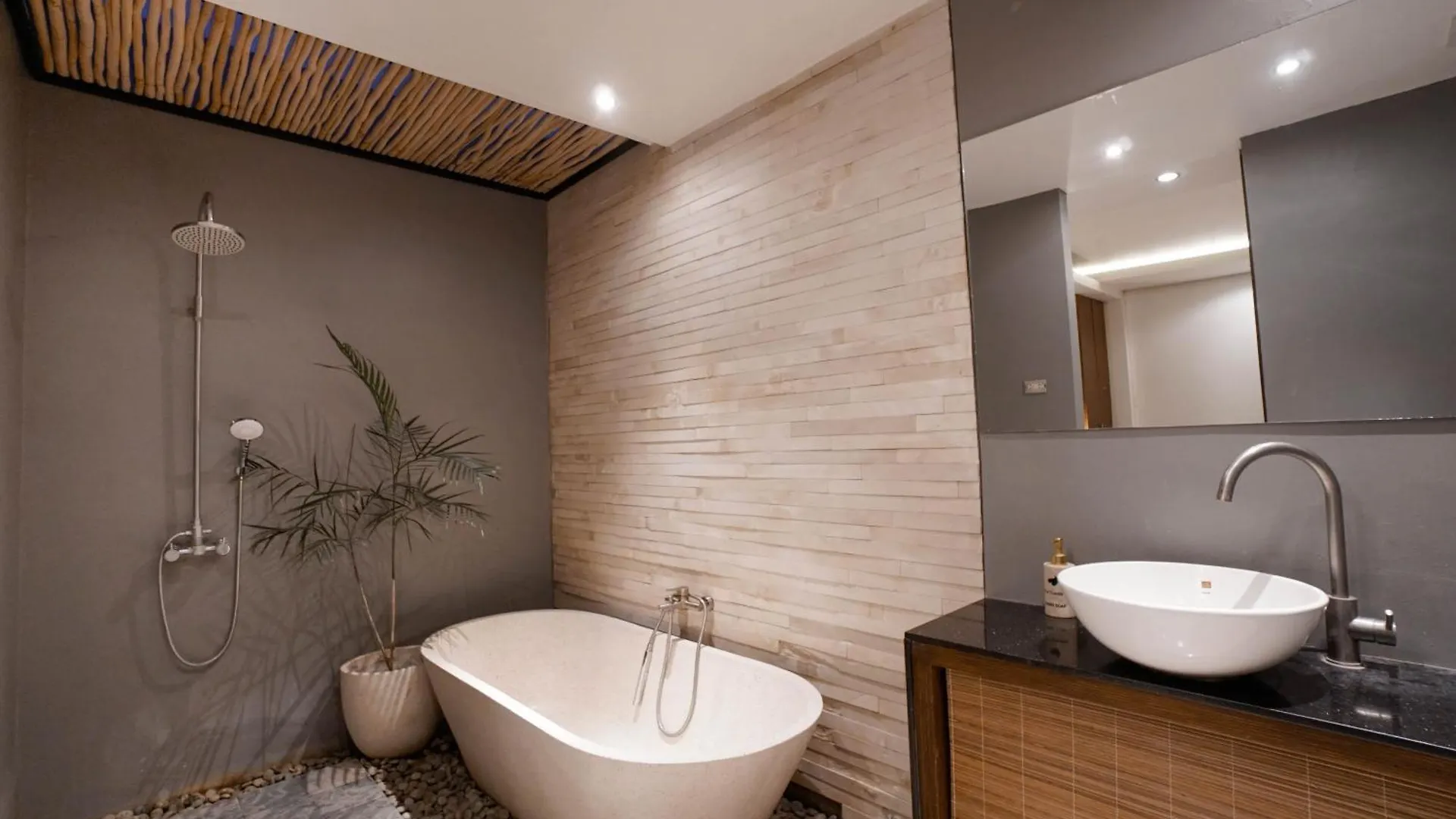 Villa Duadewi 4Br In The Heart Of Seminyak By Santi Management Indonesia